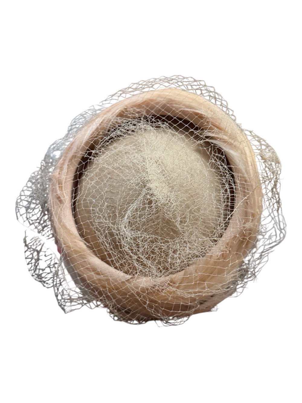 Late 50s/Early 60 UHCMWIU Pale Peach Feather Calot Hat - Picture 5 of 8
